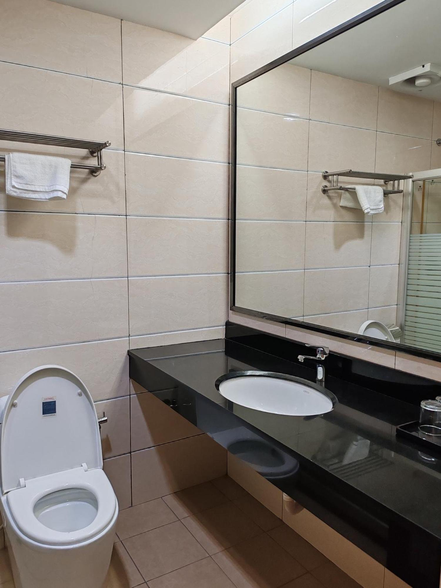 Hotel Prima Сандакан Экстерьер фото